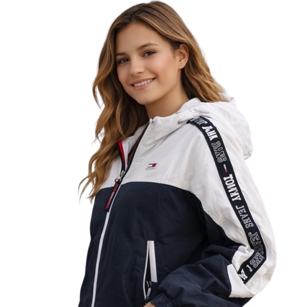 ❗️Sold❗️NWT Tommy Hilfiger Jeans Cropped Windbreaker Size Small